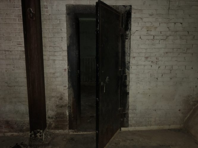 1x06 An Open Door in Bricktown